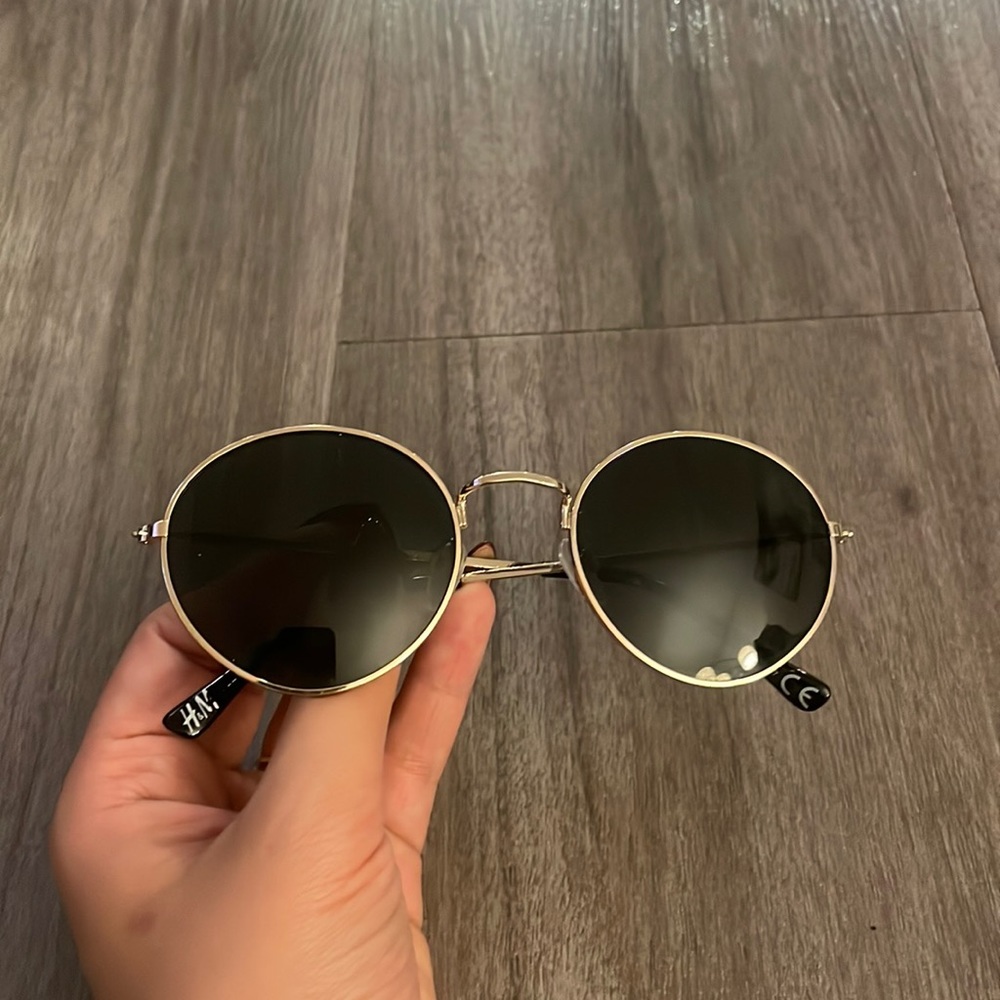 FREE WITH PURCHASE Sunglasses